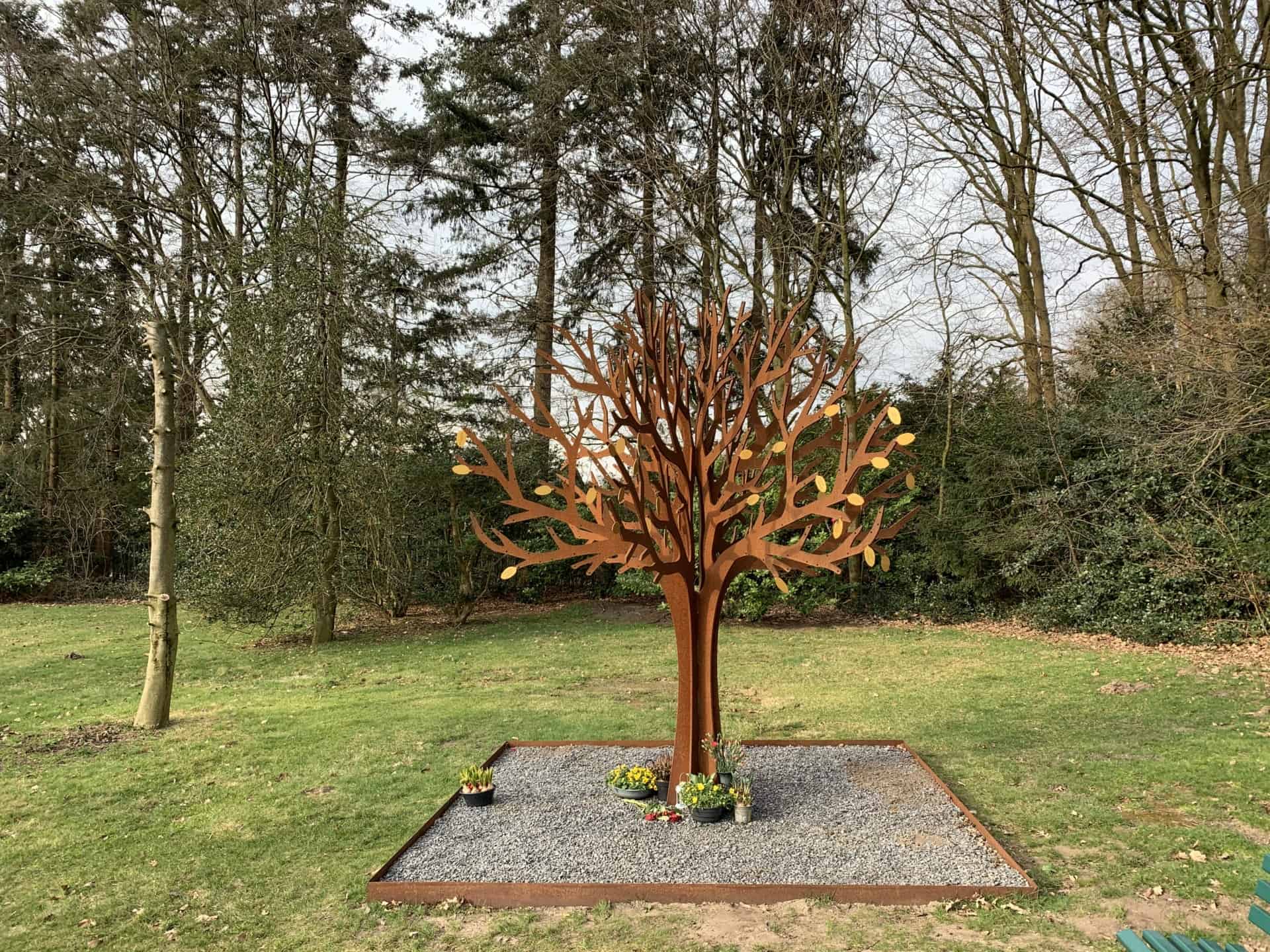 Gedenkboom op natuurbegraafplaats Hilversum 1